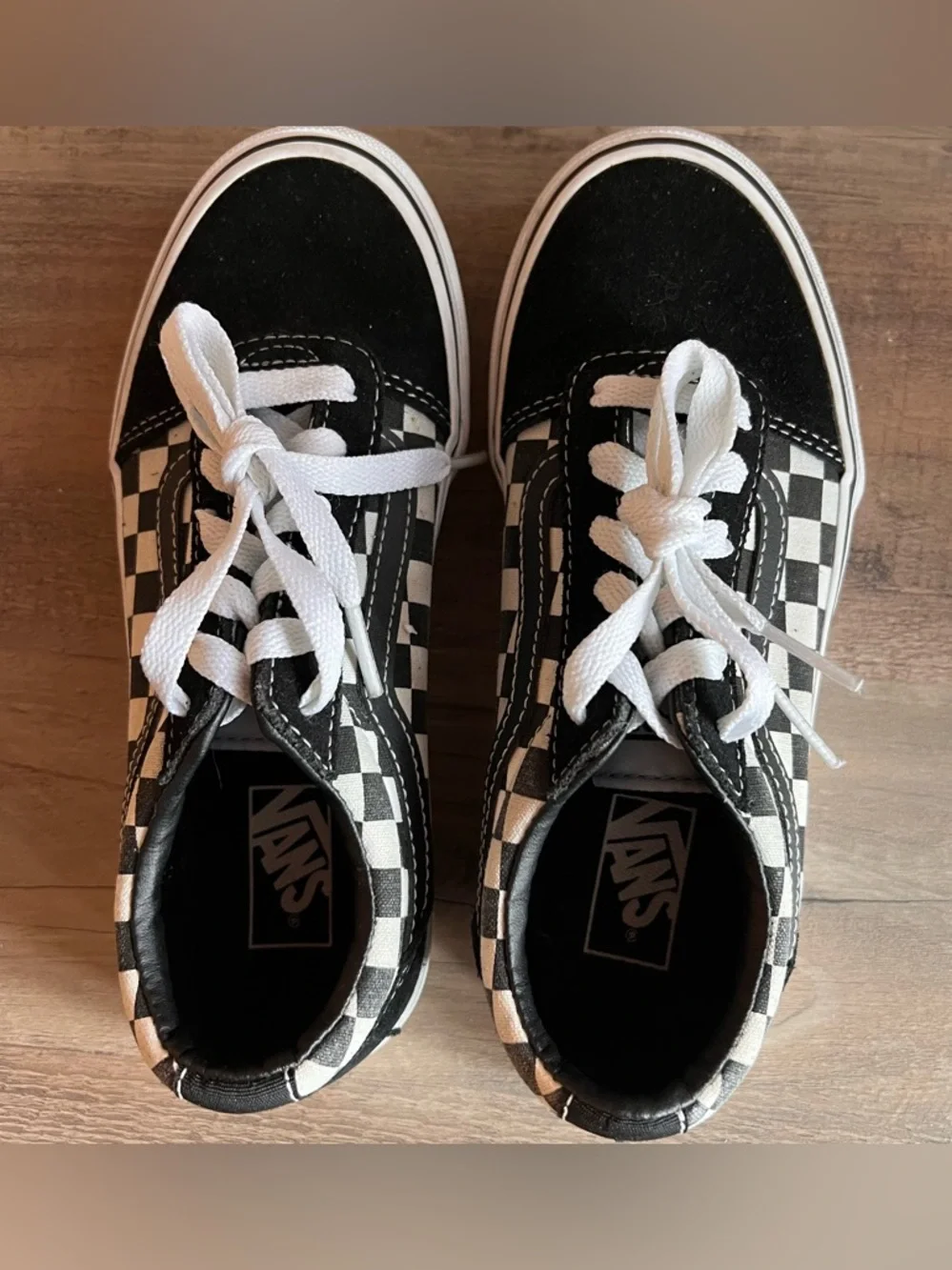 Vans - Picture 2 of 7